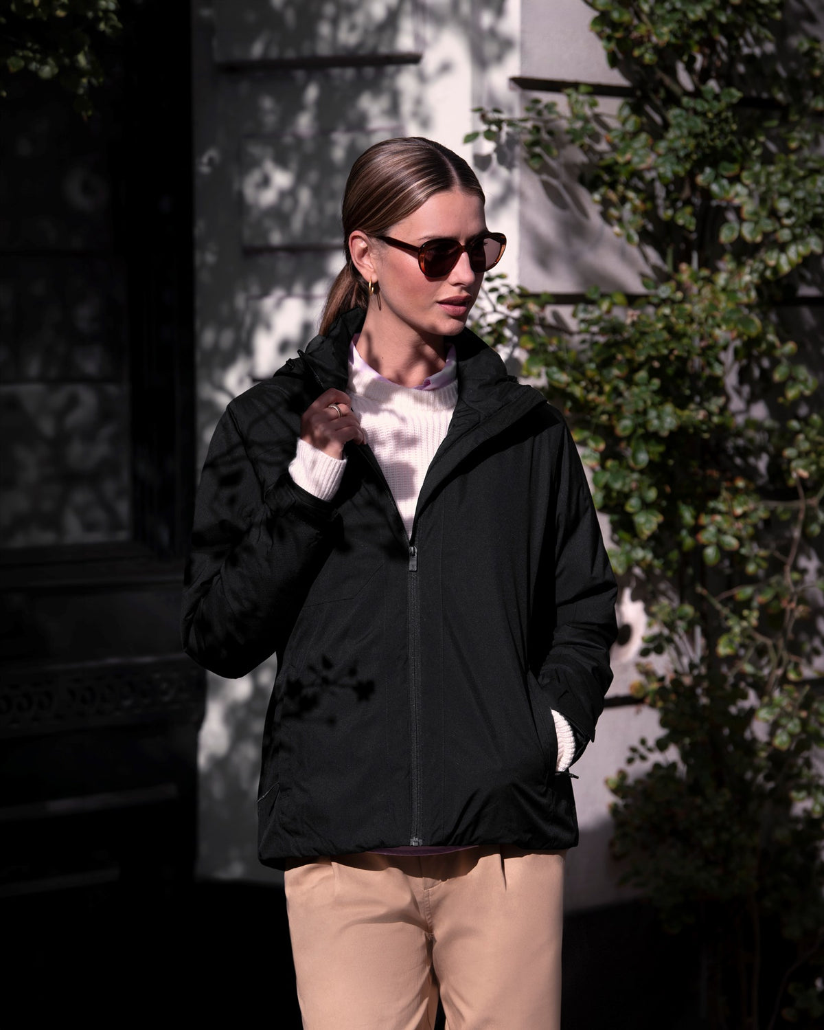 Fairview Women Black SS26 Modelimage