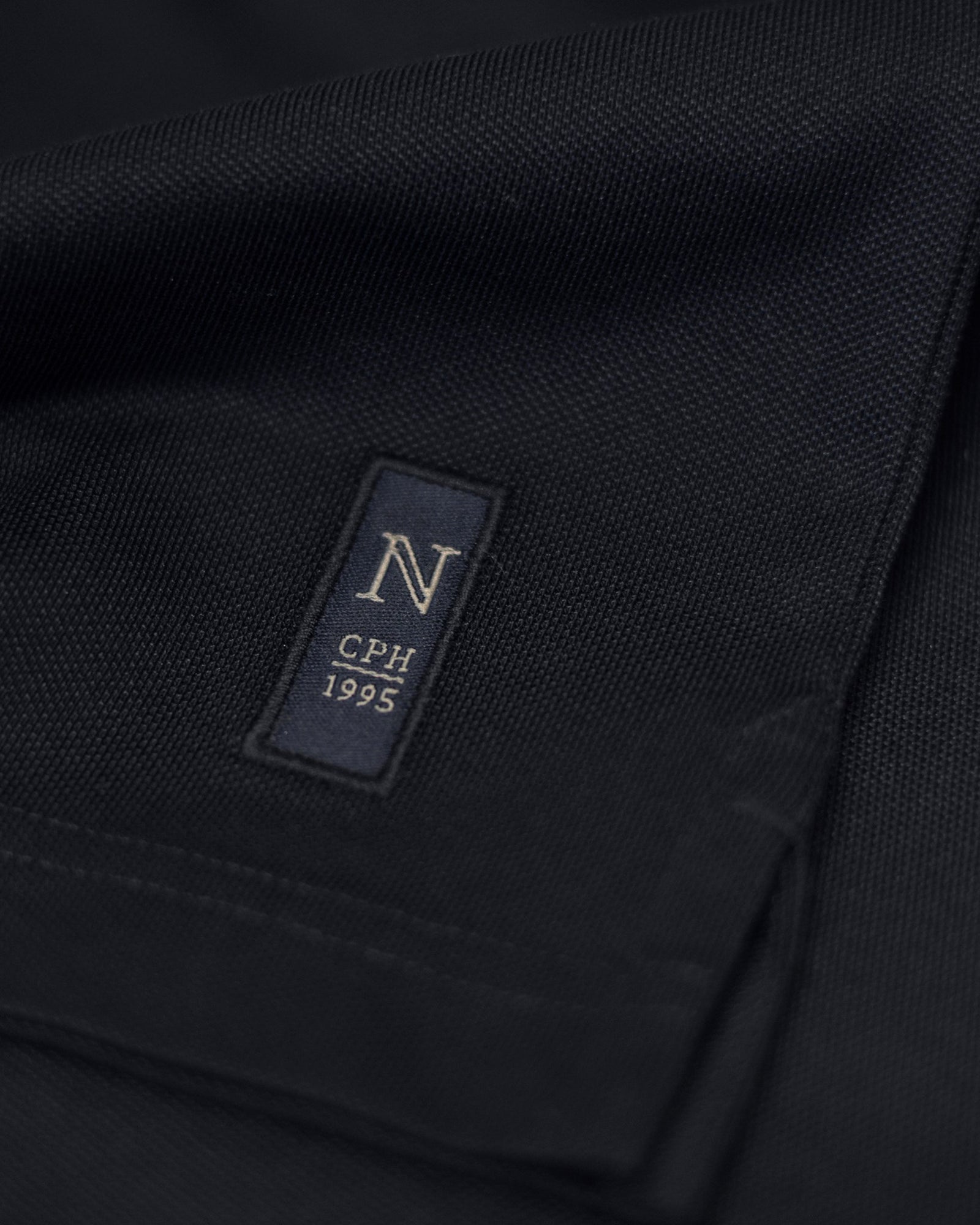 Altavista Women Navy Back