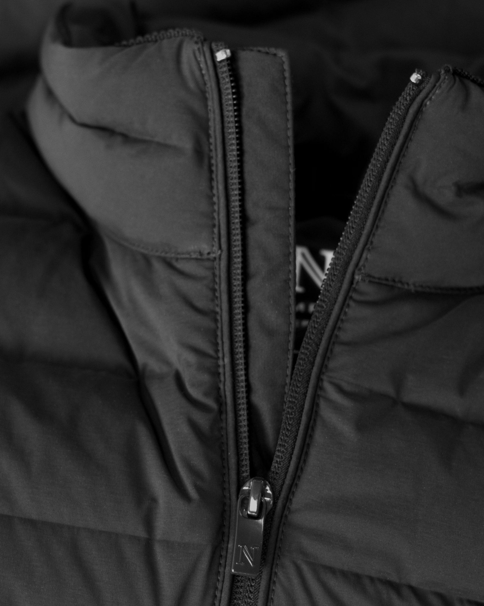 Avalon Men Black Back