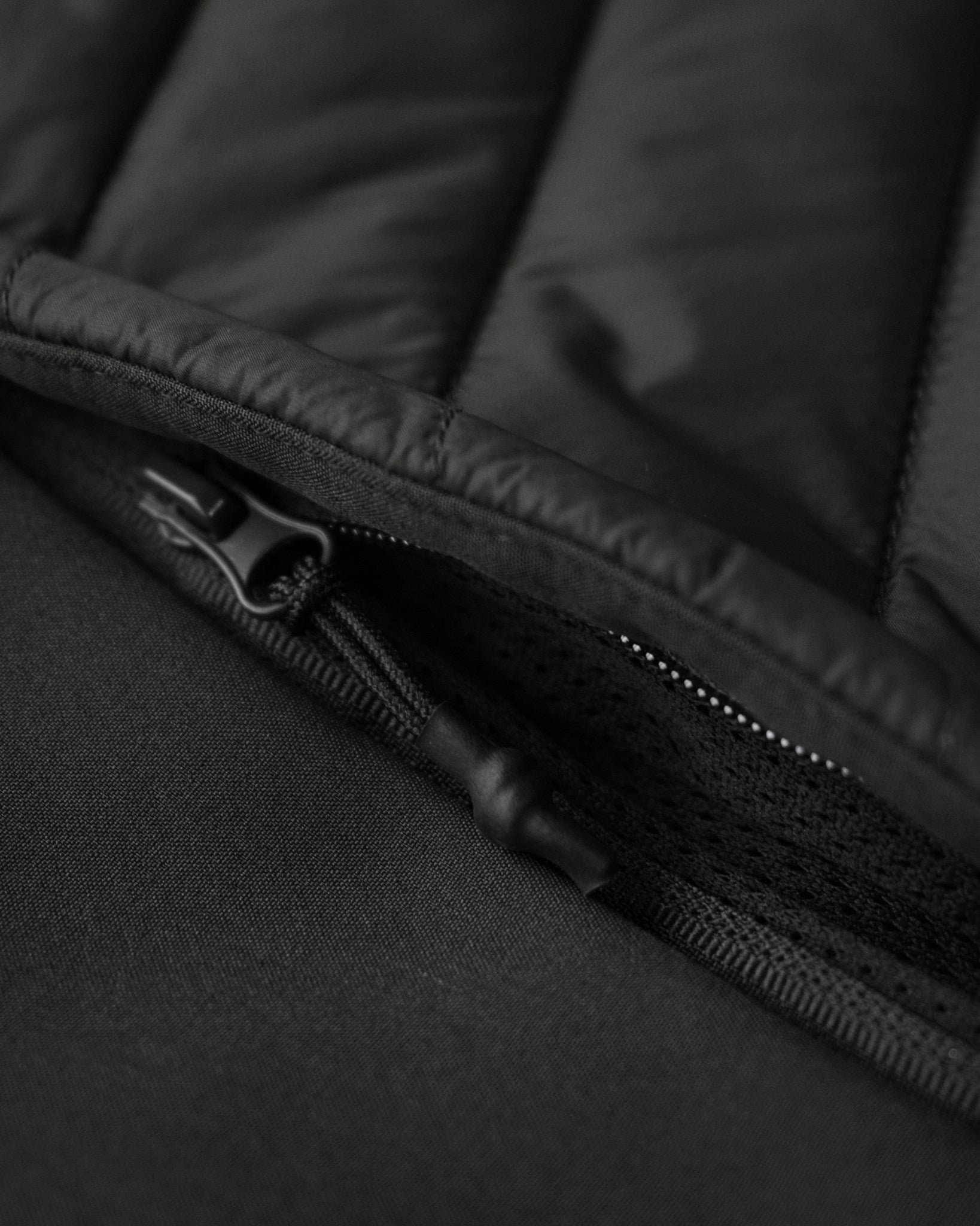 Benton Women Black Closeup 3