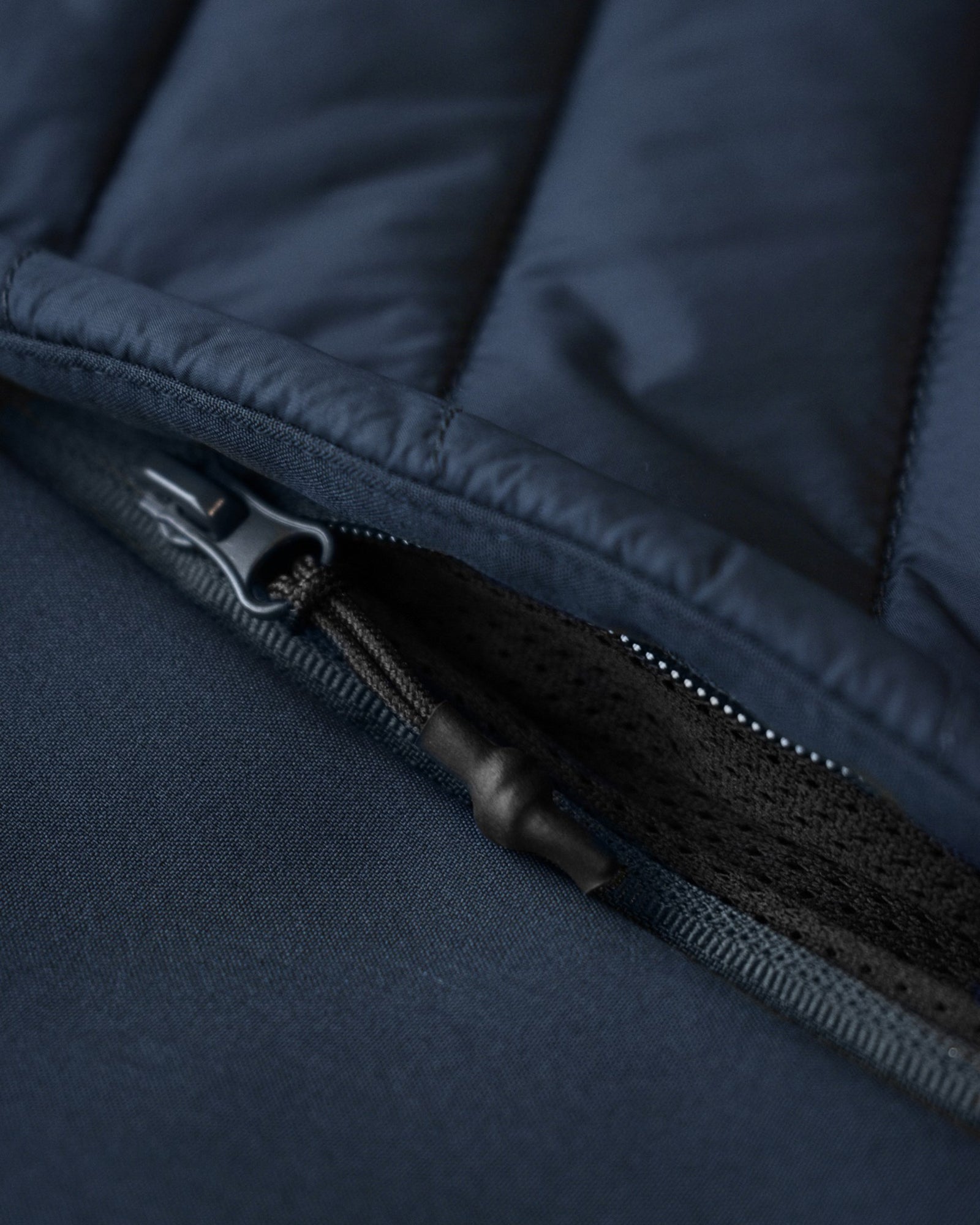 Benton Women Navy Back