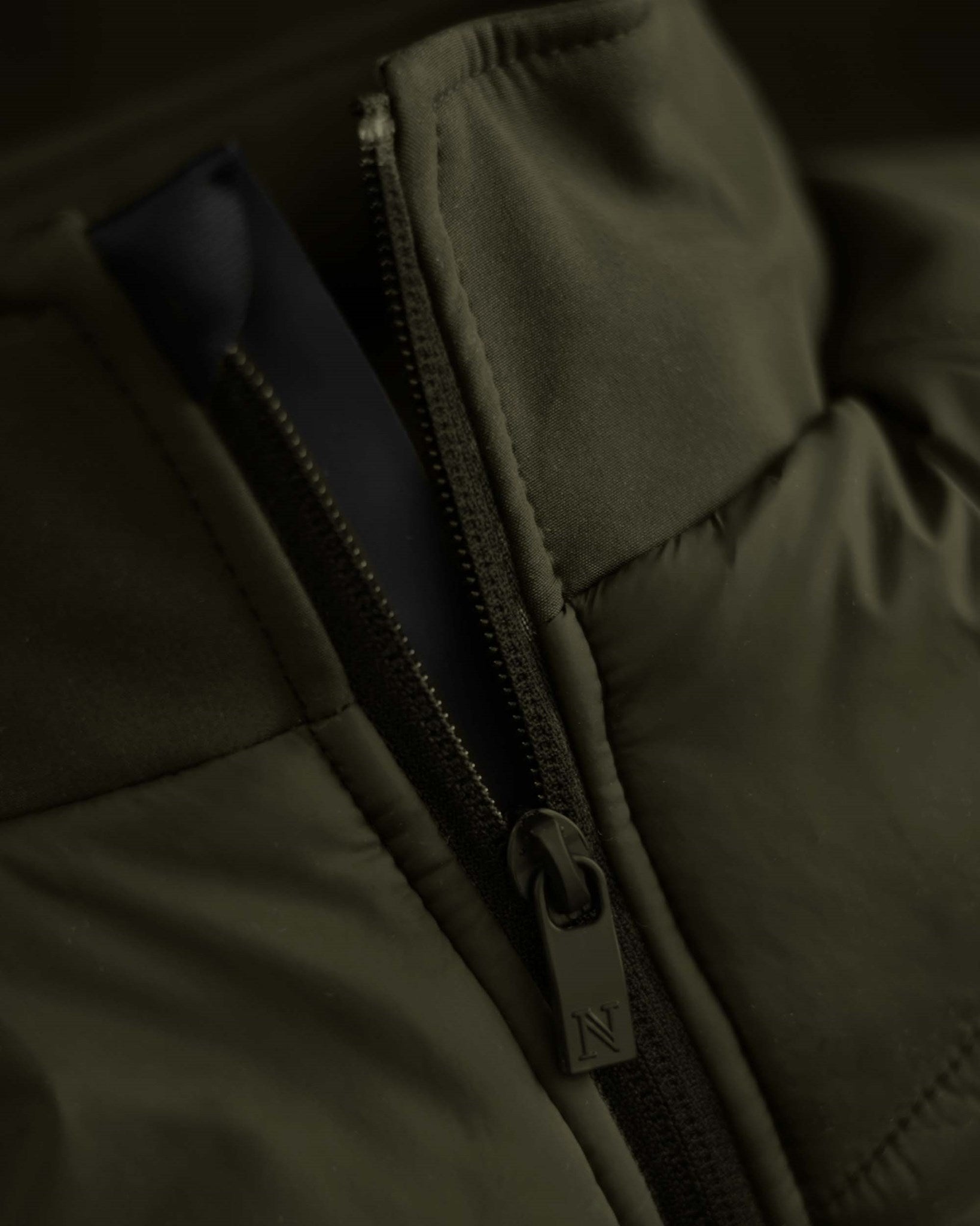 Bloomsdale Men Women Olive Closeup 1