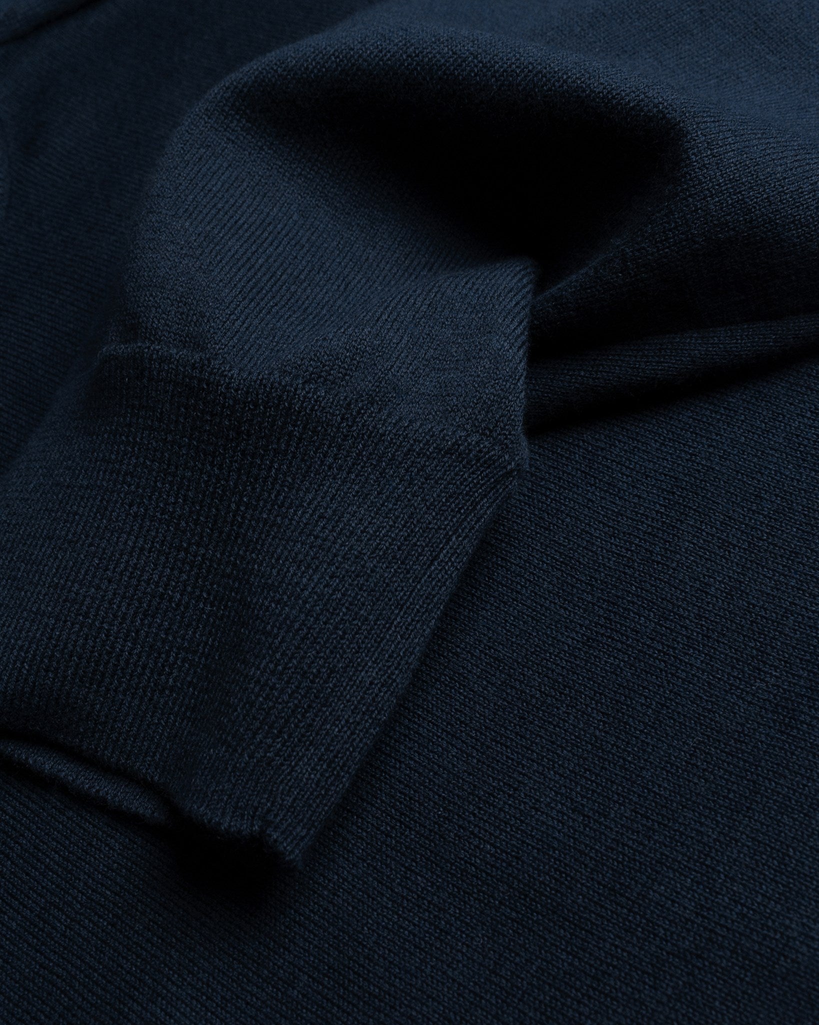 Brighton O Neck Men Navy Closeup 2