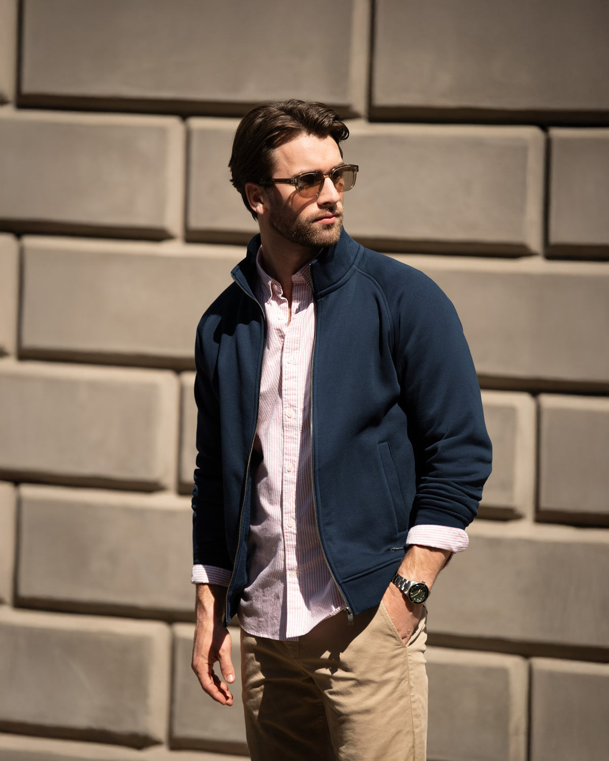Cambridge Men Navy AW24 Modelimage (1)