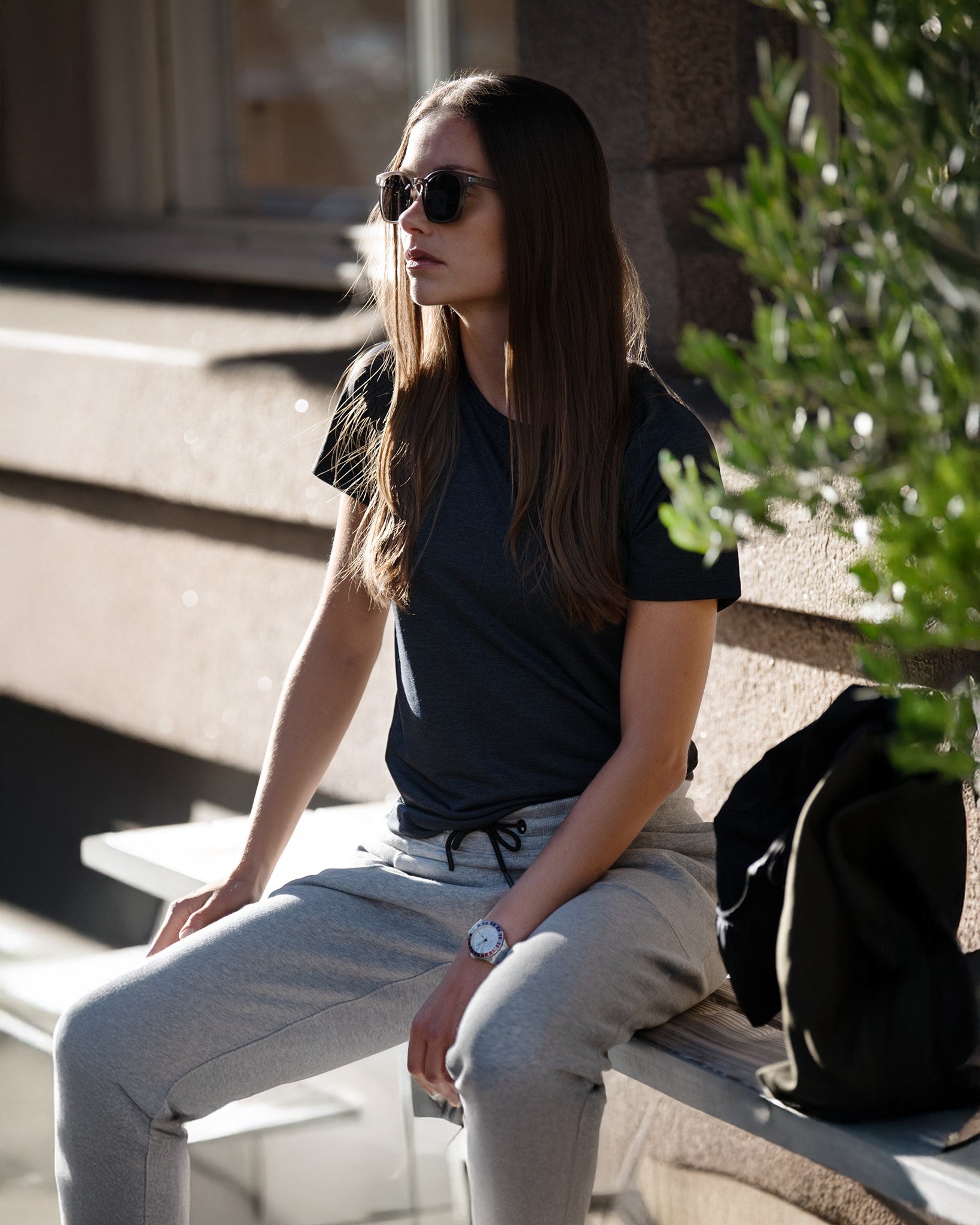 Freemont Women Black Melange SS25 Modelimage