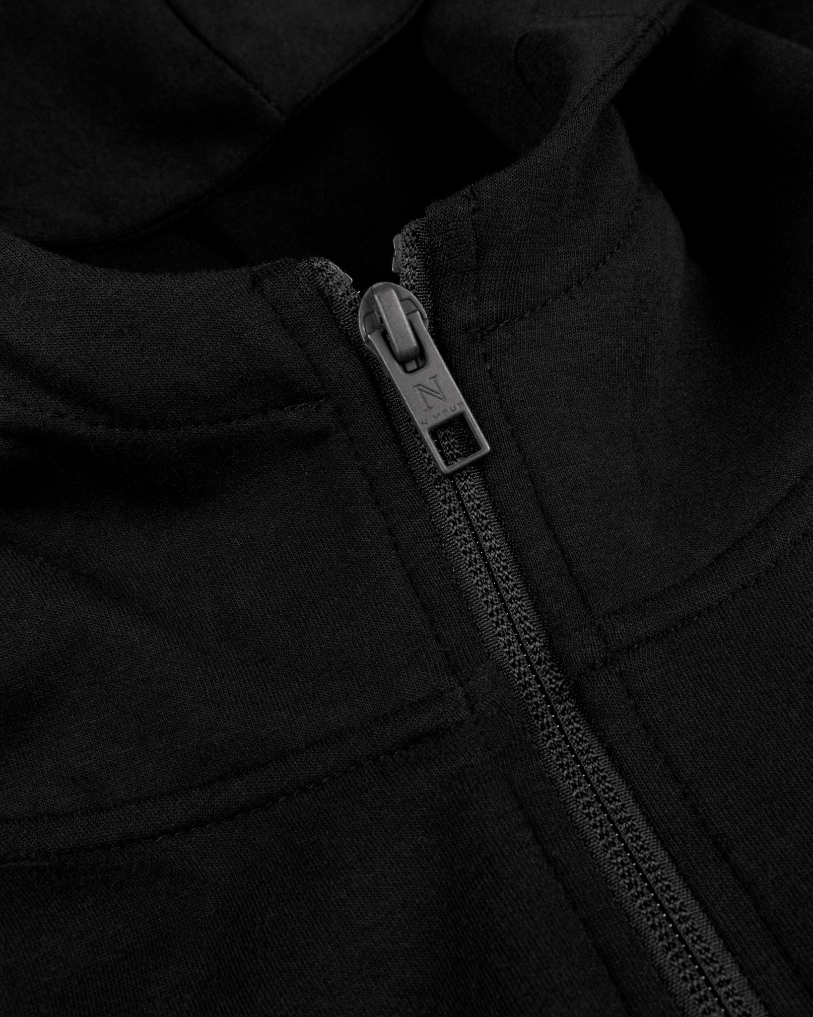 Hampton Women Black Closeup 1