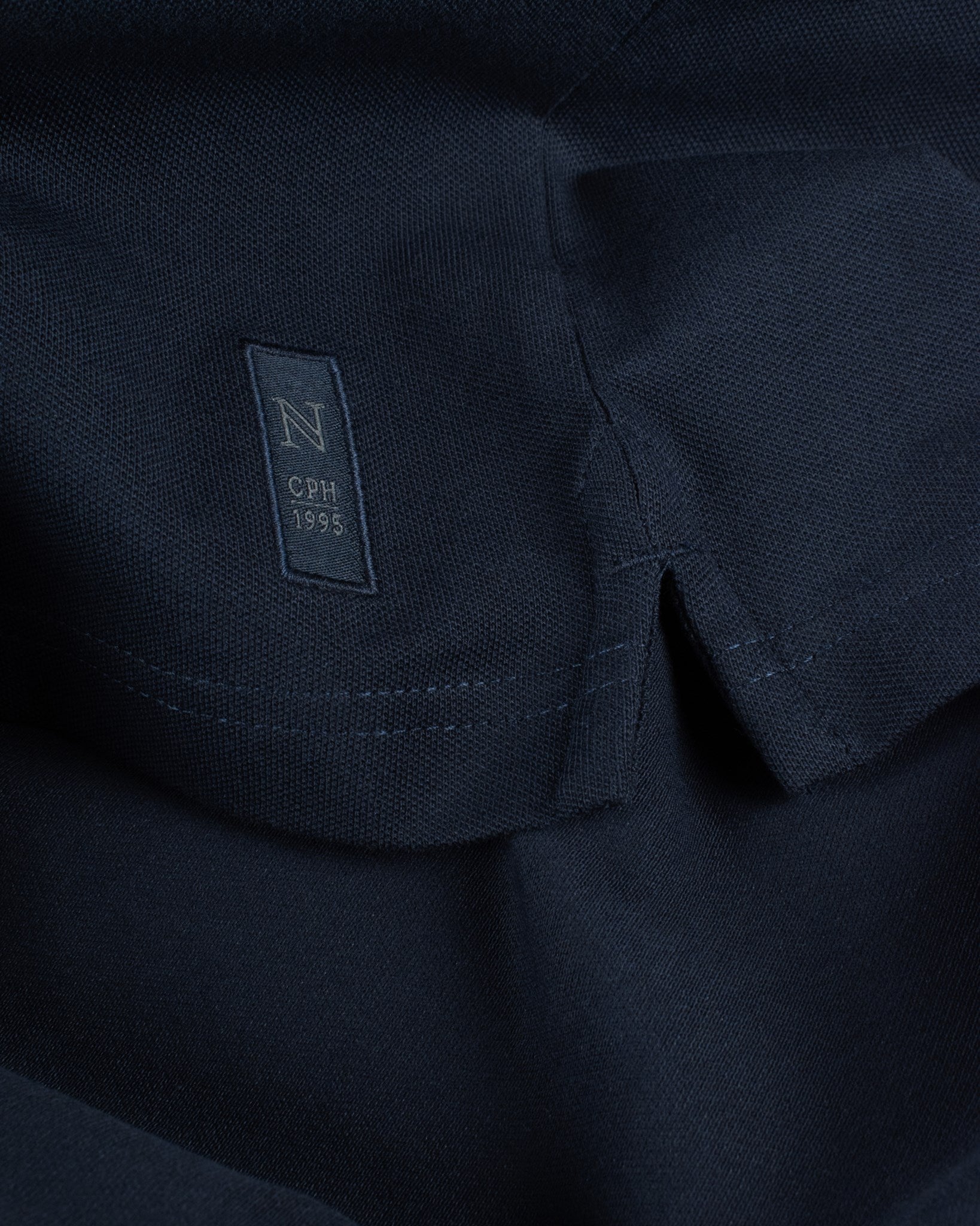 Harvard V Neck Men Dark Navy Closeup 2