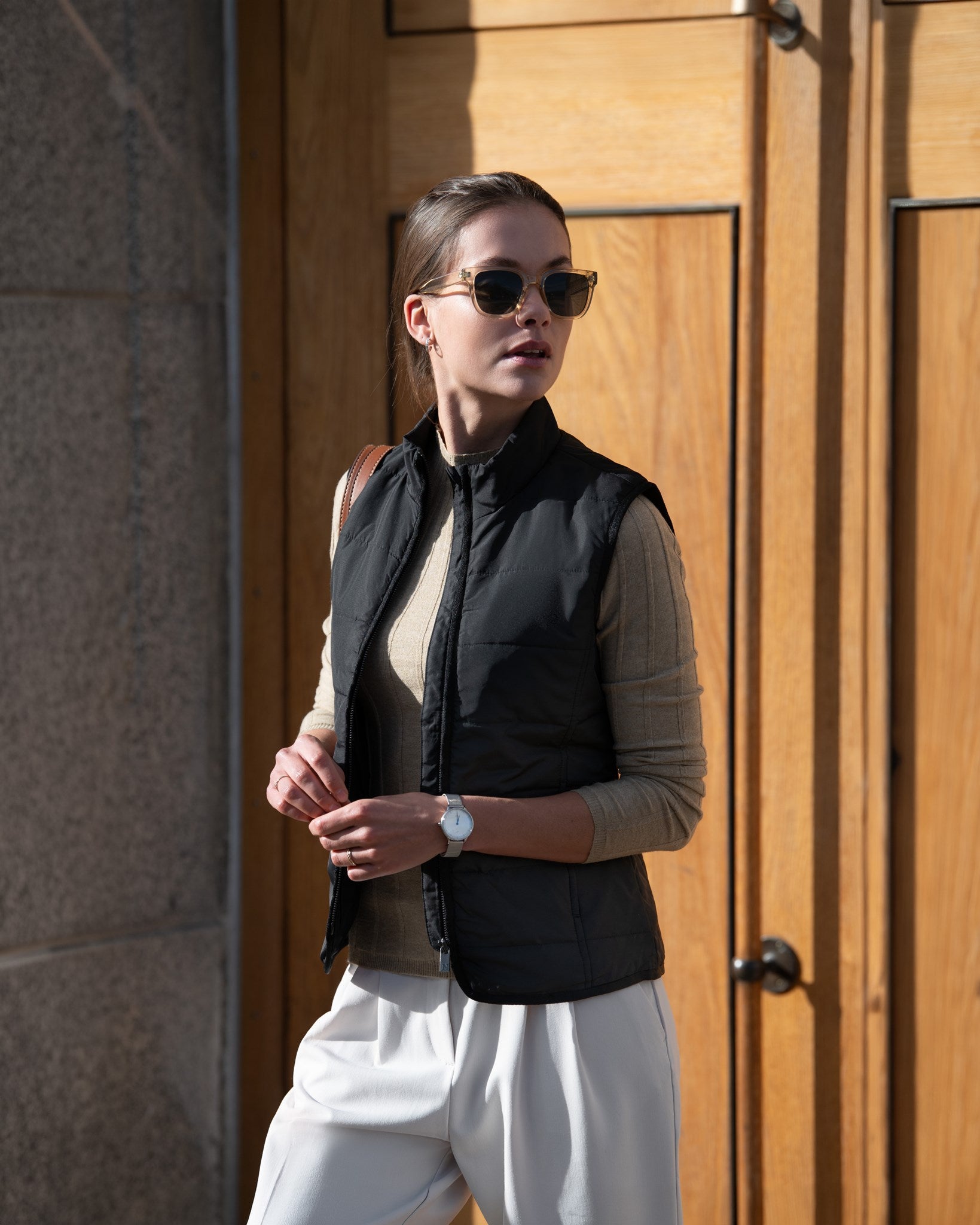 Hudson Women Black SS24 Modelimage