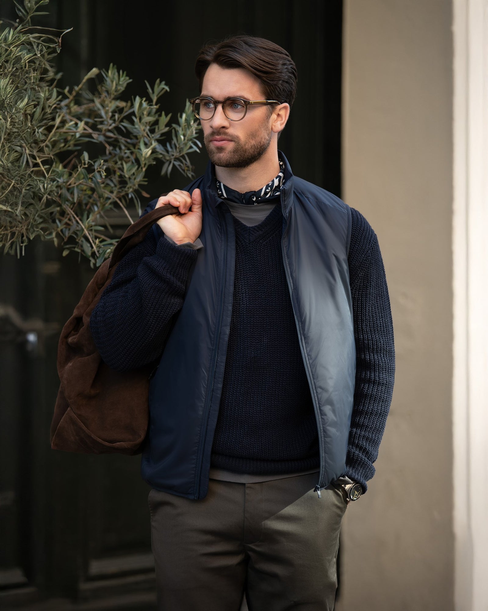 Jasper Unisex Men Black Back