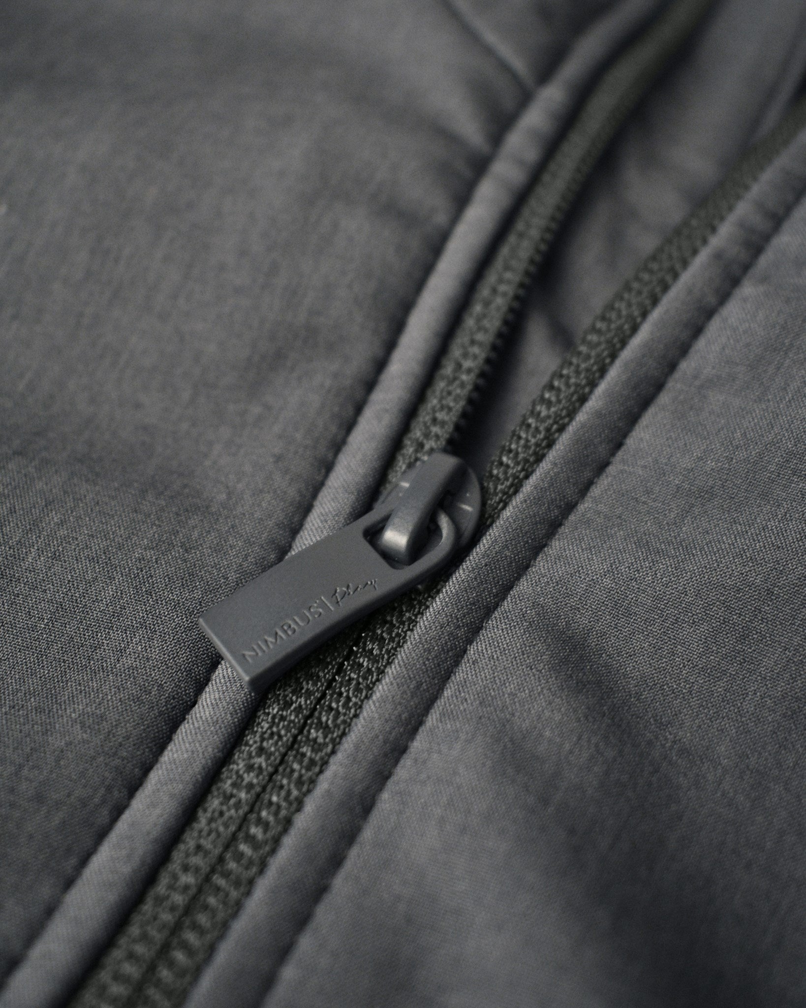 Livingston Men Grey Melange Closeup 2