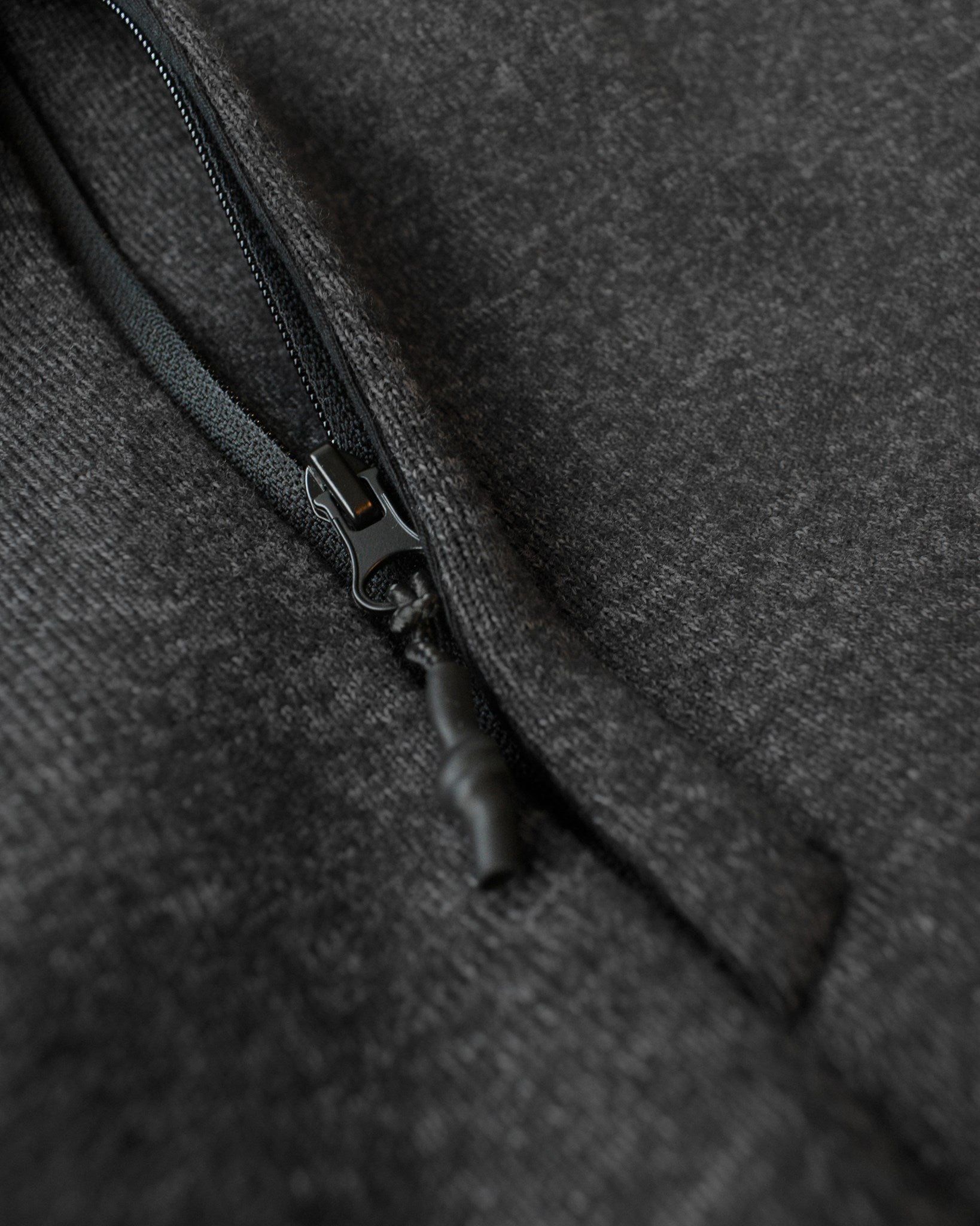 Montana Women Dark Grey Melange Closeup 2